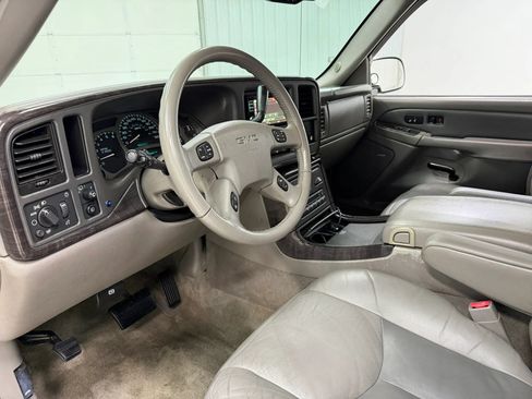 Used 2004 GMC Yukon XL Denali AWD/4WD image 12