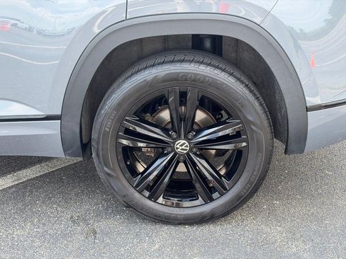 Used 2023 Volkswagen Atlas Cross Sport SEL R-Line AWD/4WD image 9