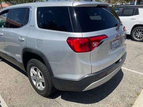 Used 2018 GMC Acadia SLE w/ LPO, Floor Liner Package FWD image 7