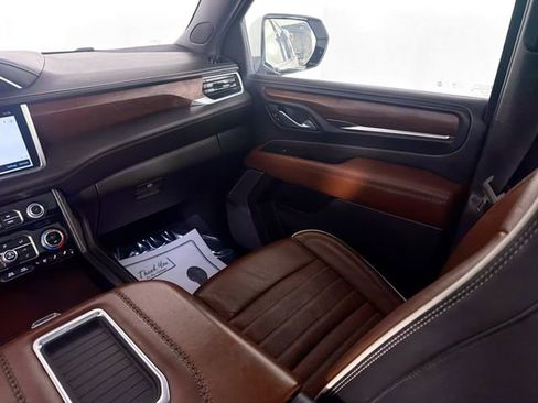 Used 2024 GMC Yukon Denali Ultimate image 25