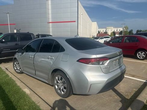 Used 2023 Toyota Corolla LE FWD image 5