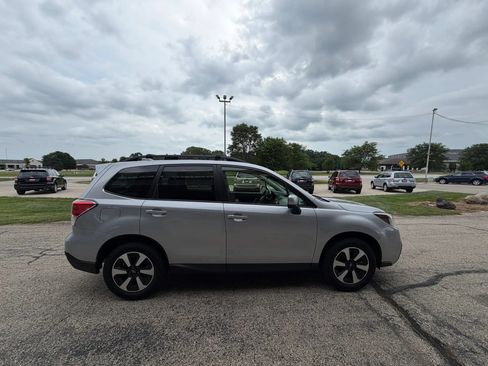 Used 2018 Subaru Forester 2.5i Premium w/ All-Weather Package AWD/4WD image 6