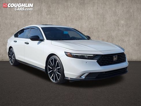 Used 2024 Honda Accord Touring image 1