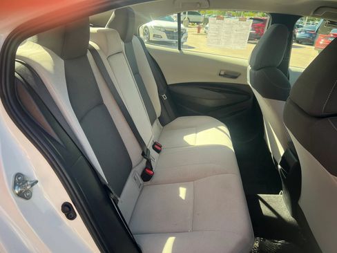 Used 2022 Toyota Corolla LE FWD image 6
