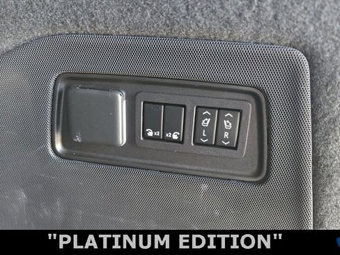 Used 2023 Cadillac Escalade ESV Sport Platinum image 18