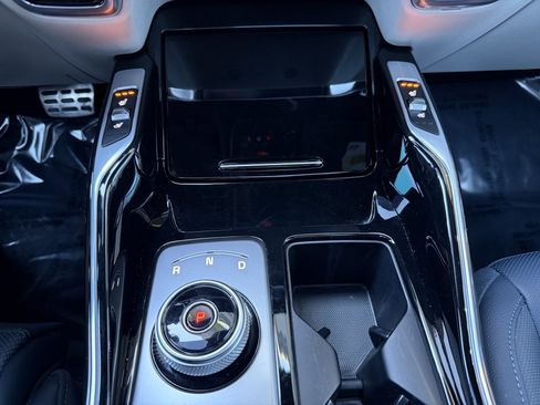 Used 2023 Kia Sorento SX Prestige image 25