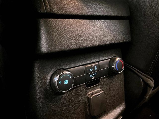 Used 2018 Ford Explorer XLT w/ Equipment Group 202A AWD/4WD image 34