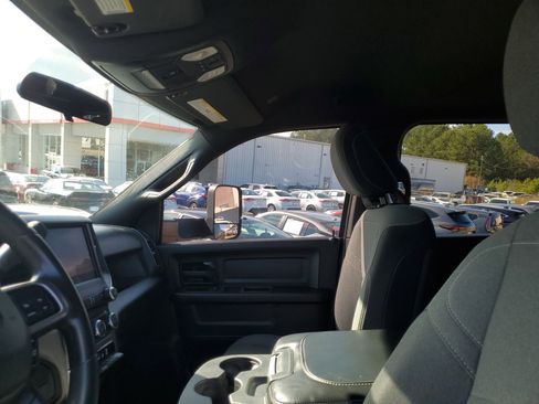 Used 2022 RAM 3500 Tradesman image 17