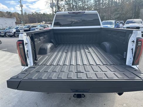 Used 2024 GMC Sierra 2500 AT4 w/ AT4 Premium Plus Package image 19