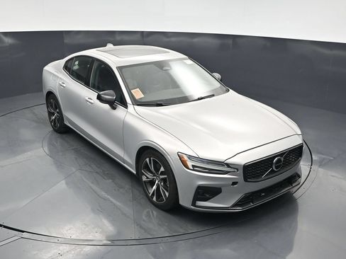 Used 2024 Volvo S60 B5 Core FWD image 36
