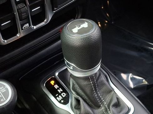 Used 2025 Jeep Wrangler Unlimited Sahara image 14