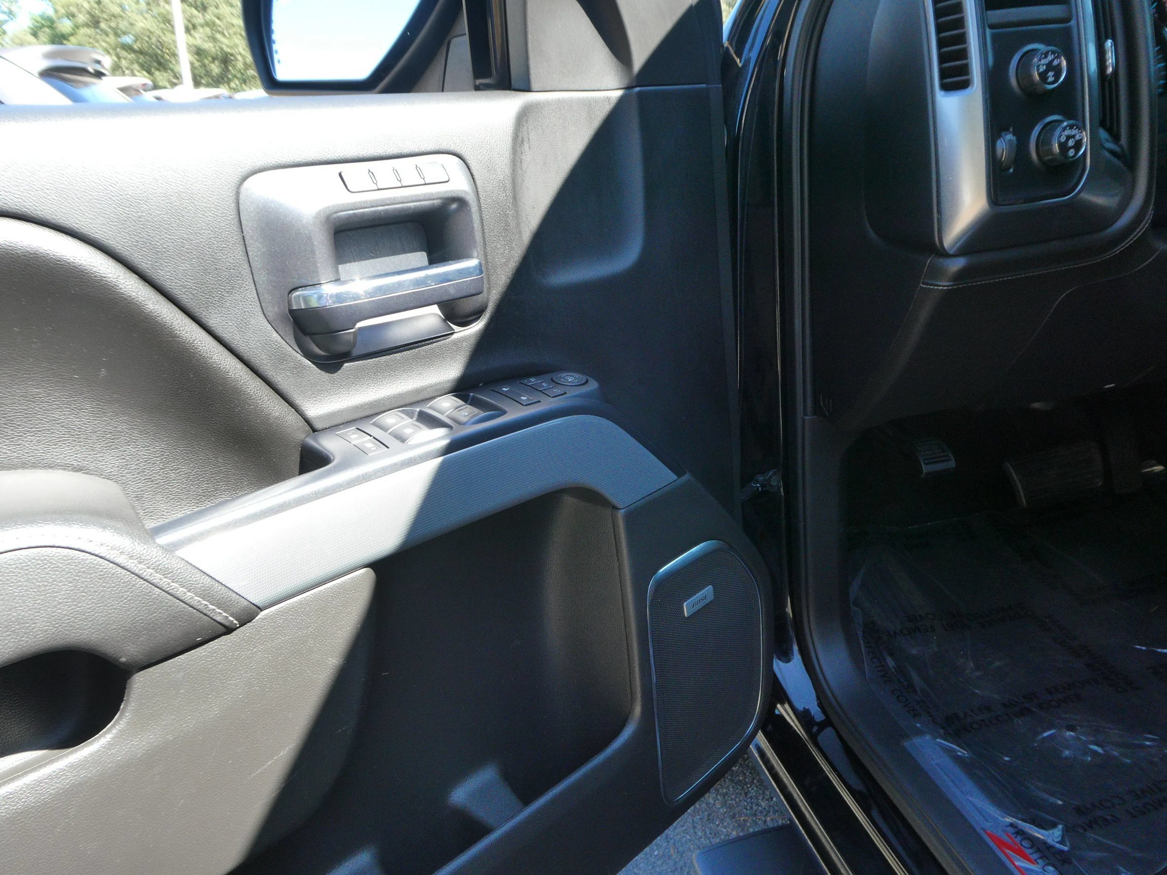 Used 2016 Chevrolet Silverado 1500 LTZ Z71 w/ LTZ Plus Package AWD/4WD image 14