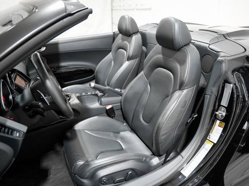 Used 2015 Audi R8 V10 w/ Full Leather Package image 10