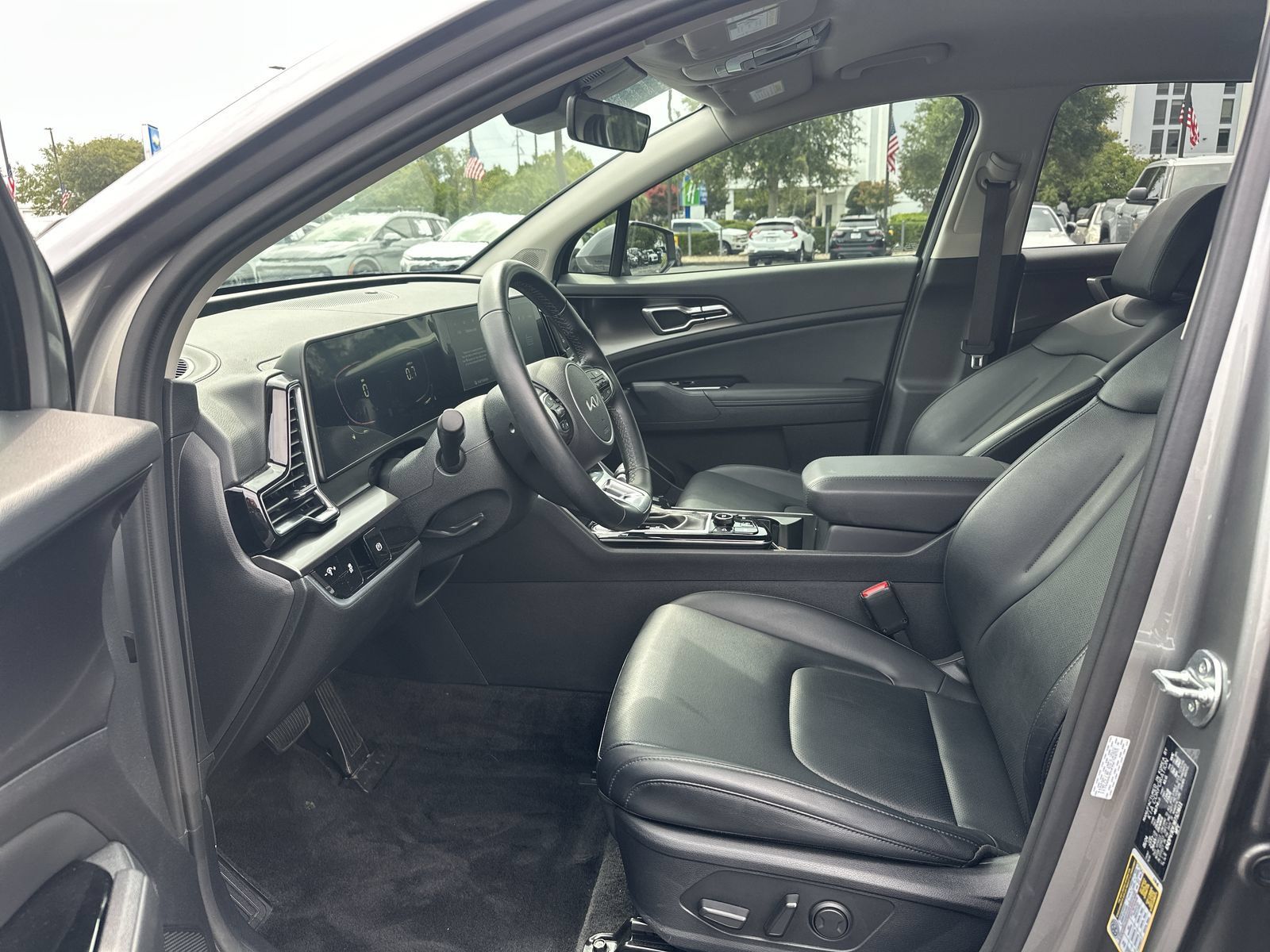 Used 2024 Kia Sportage EX FWD image 16
