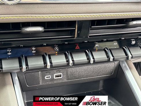 Certified 2024 Chevrolet Colorado ZR2 w/ LPO, Tailgate Decal Package AWD/4WD image 21