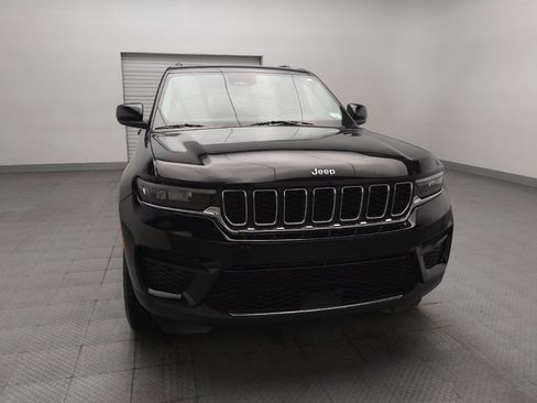 Used 2023 Jeep Grand Cherokee Laredo w/ Luxury Tech Group I AWD/4WD image 14