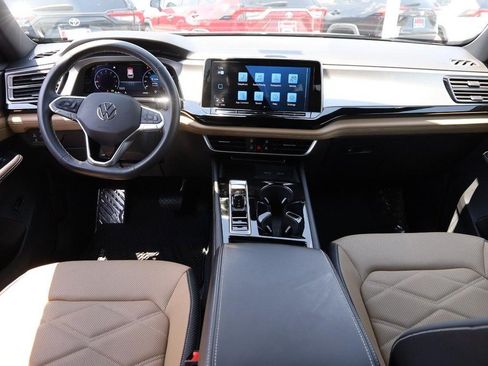 Used 2024 Volkswagen Atlas Cross Sport SE w/ Panoramic Sunroof Package AWD/4WD image 22