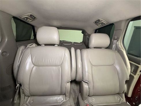Used 2008 Toyota Sienna XLE image 22