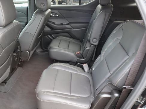 Used 2023 Chevrolet Traverse LT w/ LPO, Cargo Package AWD/4WD image 31