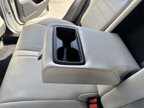 Used 2021 Toyota RAV4 XLE Premium image 39