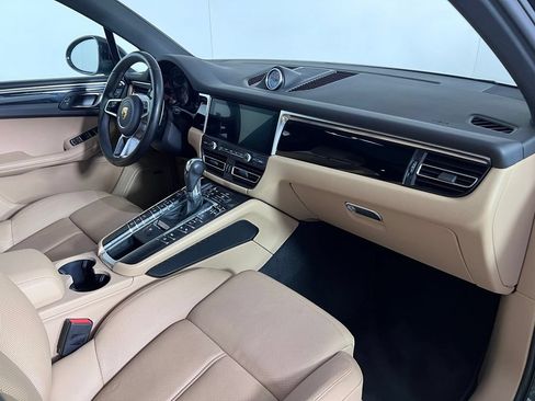 Certified 2021 Porsche Macan S AWD/4WD image 18