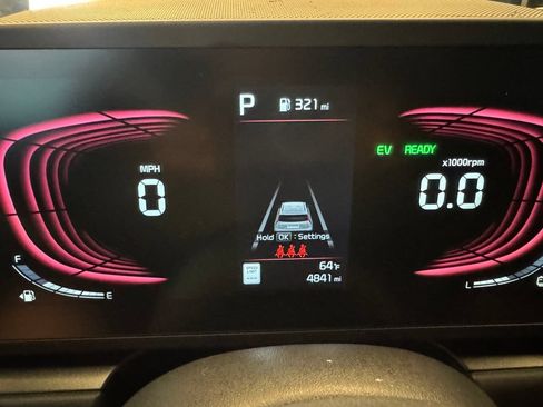 Used 2025 Kia Niro LX FWD image 10