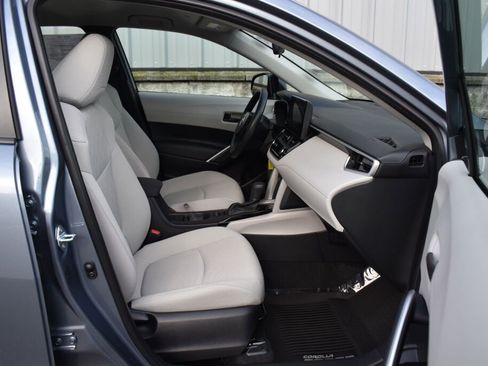 Certified 2025 Toyota Corolla Cross L image 25