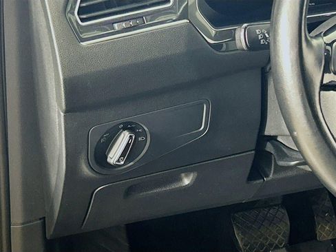 Used 2019 Volkswagen Tiguan SEL AWD/4WD image 10