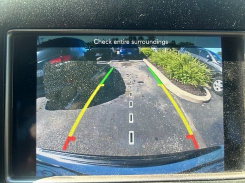 Used 2018 Jeep Grand Cherokee Laredo AWD/4WD image 21