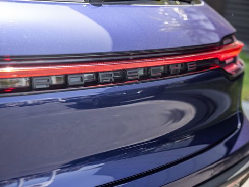 Certified 2026 Porsche Macan AWD/4WD image 25