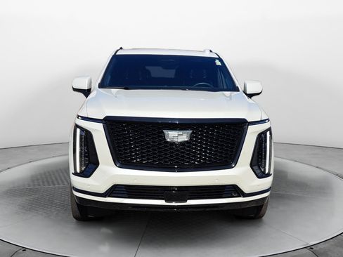 Used 2025 Cadillac Escalade ESV Sport Platinum AWD/4WD image 2