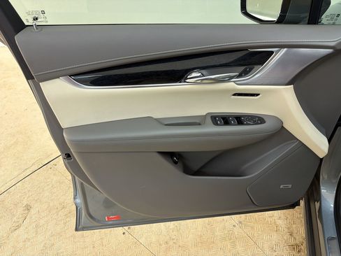 Certified 2023 Cadillac XT6 Premium Luxury w/ Technology Package FWD image 24