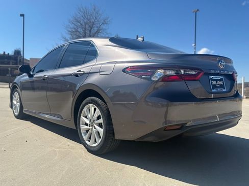 Used 2023 Toyota Camry LE image 4