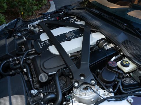 Used 2020 Aston Martin DBS Superleggera RWD image 8