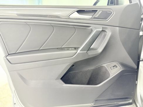 Used 2020 Volkswagen Tiguan SEL Premium R-Line image 11