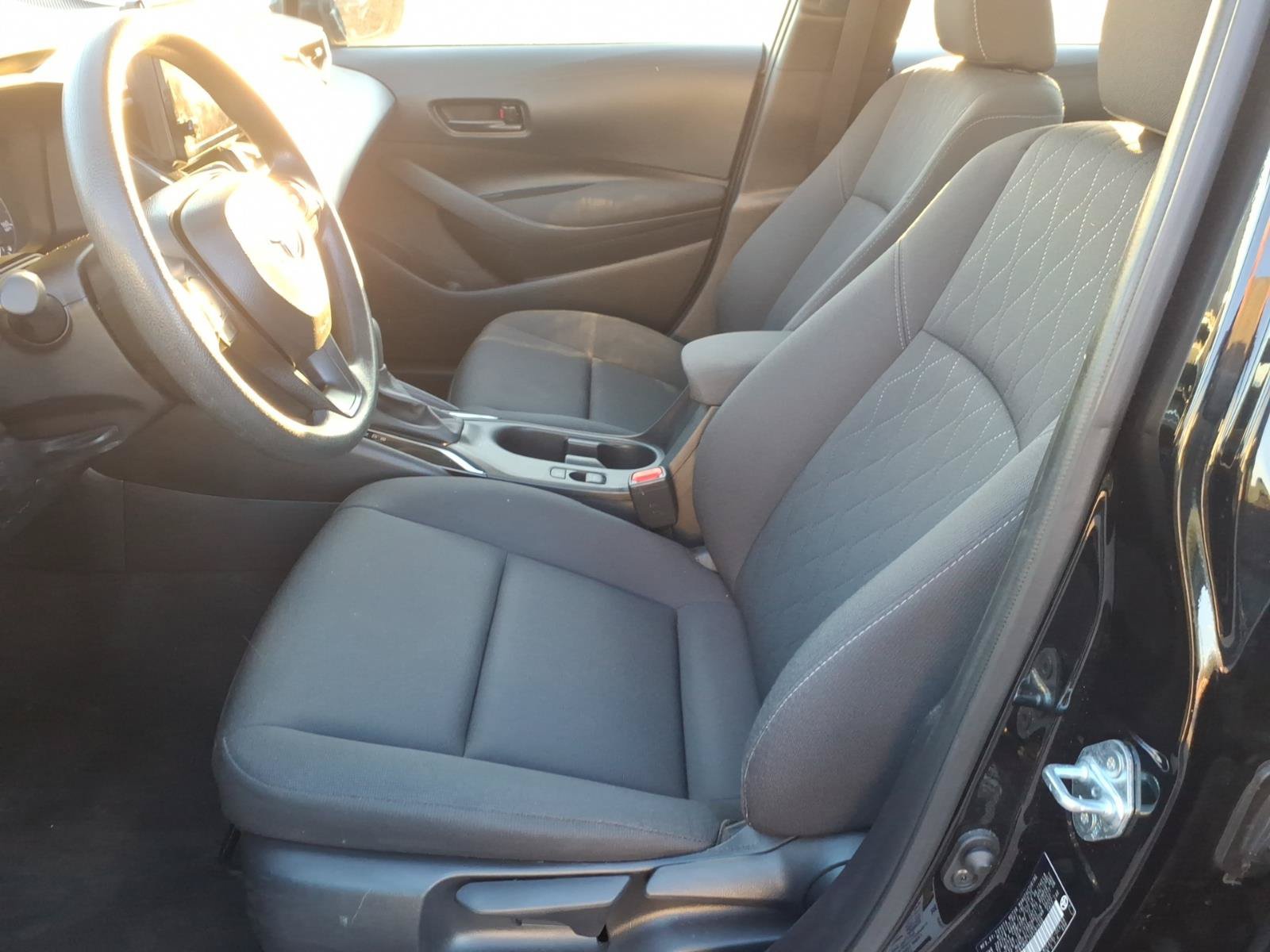Used 2025 Toyota Corolla LE FWD image 9