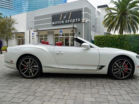 Used 2024 Bentley Continental GT V8 image 33