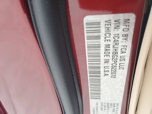 Used 2023 Jeep Grand Cherokee Limited AWD/4WD image 28