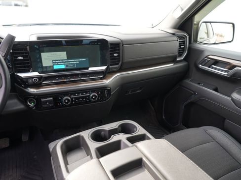 Used 2024 Chevrolet Silverado 1500 RST image 21