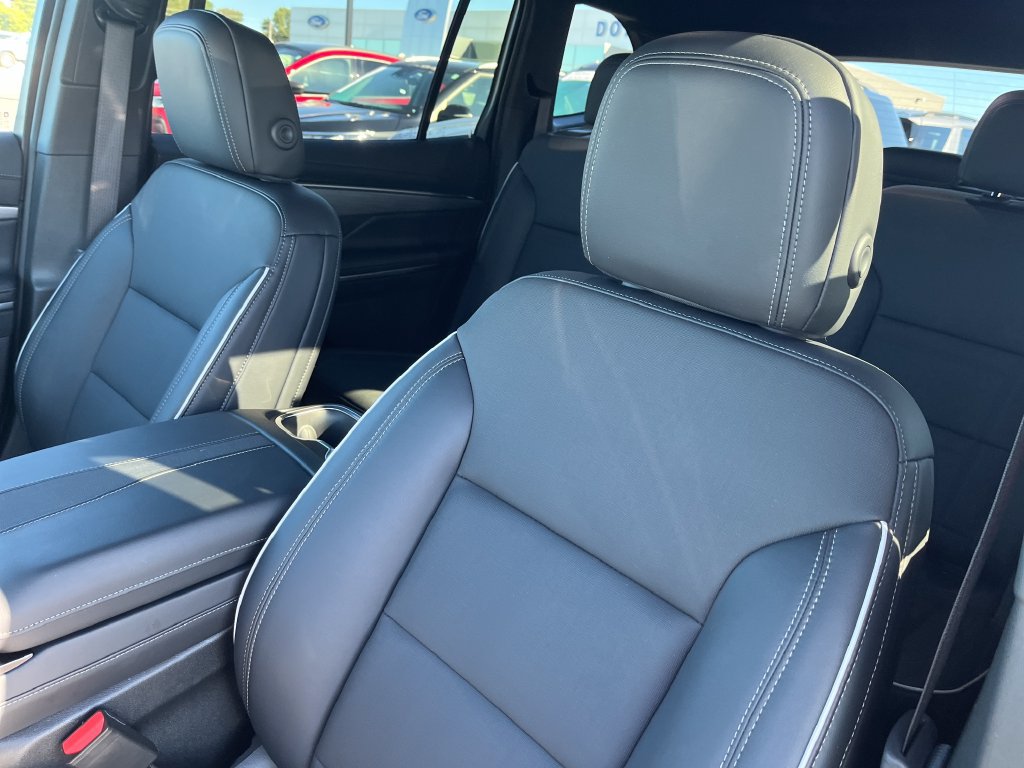 Used 2026 Buick Enclave Preferred FWD image 12