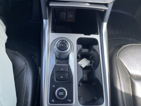 Used 2021 Ford Explorer XLT w/ Equipment Group 202A AWD/4WD image 25