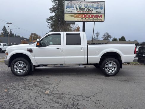 Used 2010 Ford F350 Lariat image 2
