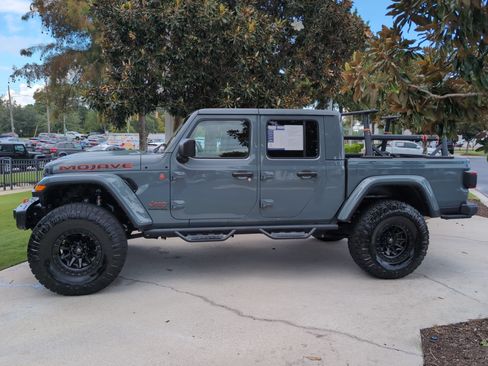 Used 2024 Jeep Gladiator Mojave AWD/4WD image 7