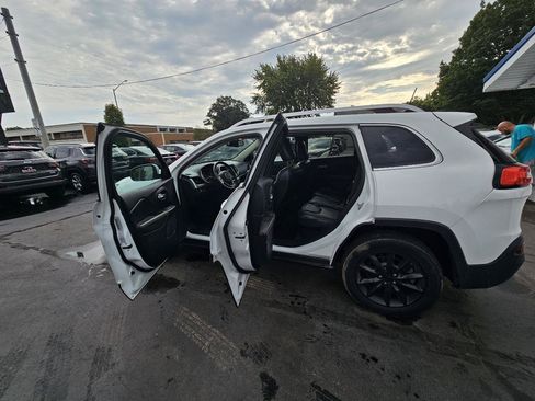 Used 2015 Jeep Cherokee Limited AWD/4WD image 23