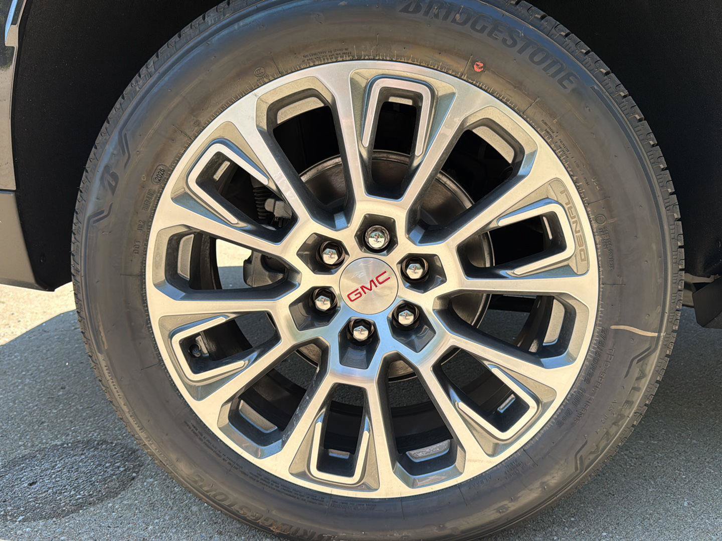New 2026 GMC Yukon Denali w/ Denali Reserve Package AWD/4WD image 33