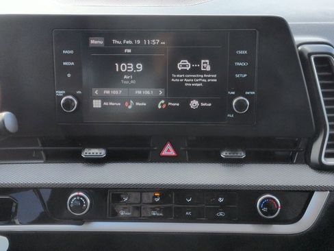 Used 2024 Kia Sportage LX image 15