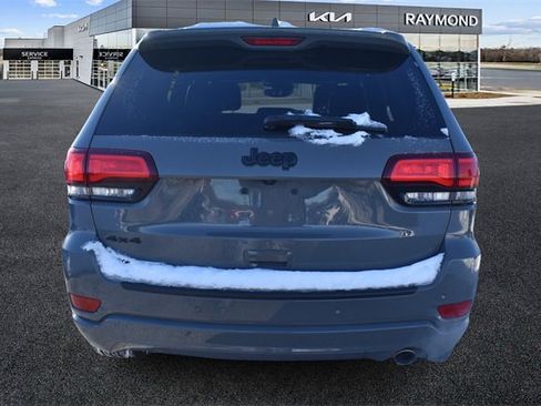 Used 2020 Jeep Grand Cherokee Altitude image 4