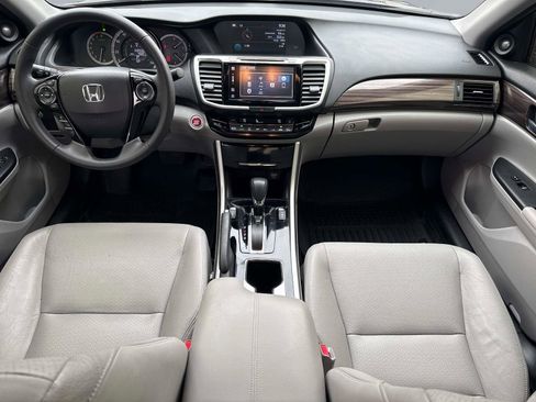 Certified 2017 Honda Accord EX-L image 15
