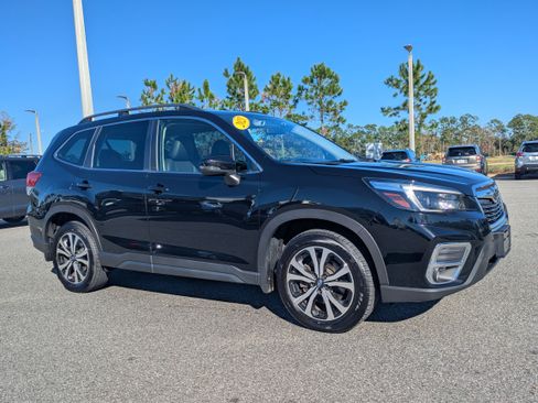 Certified 2021 Subaru Forester Limited image 2