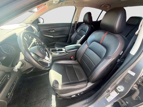 Used 2022 Nissan Sentra SR w/ SR Premium Package FWD image 21